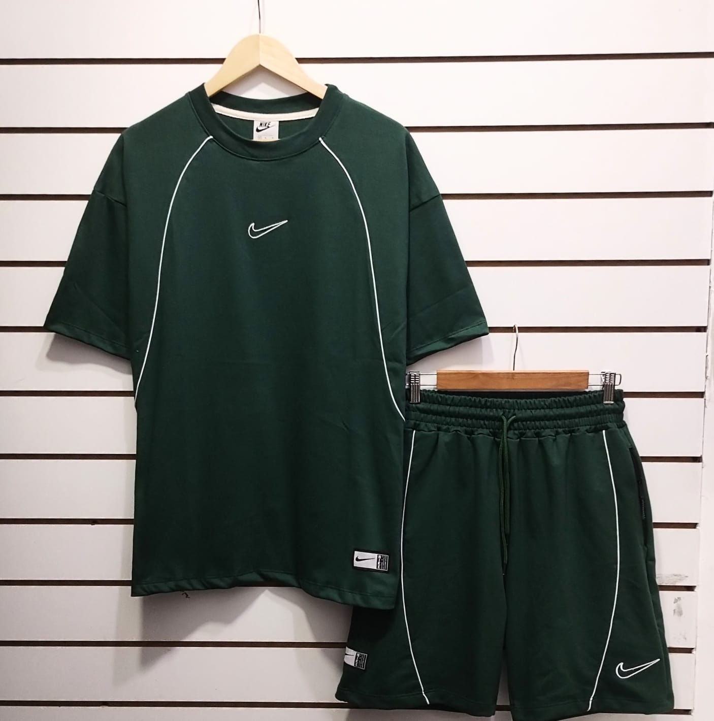 Conjunto Nike Line + Ojotas Nike de Regalo - NEEXOSTORE