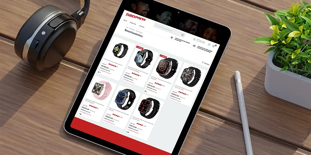 Site da Tudexpress na tela de um tablet com destaque para a página dos smartwatches