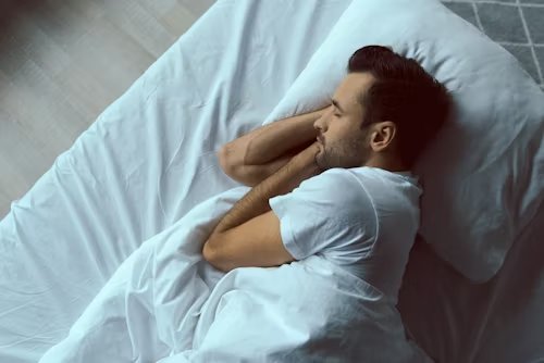 Hombre durmiendo tranquilo