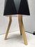 LÁMPARA VELADOR TRÍPODE MADERA GUATAMBÚ PANTALLA NEGRA - comprar online