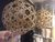 LAMPARA COLGANTE DE MADERA ESFERA MANDALA en internet