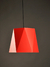 LÁMPARA COLGANTE DE VINILO FACETADA ROJA 40 CM