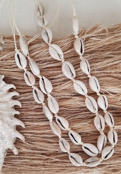 CLASSIC SHELL CHOKER