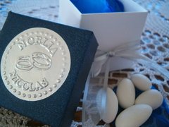 Cajita grabada para confites/chocolates