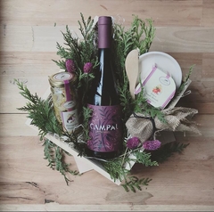 Set de vino orgánico y conservas patagónicas
