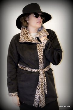 Abrigo reversible en Gamuza Negra y piel animal print