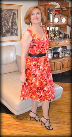 Vestido Vintage diseño Trix flores rojas y amarillas en internet