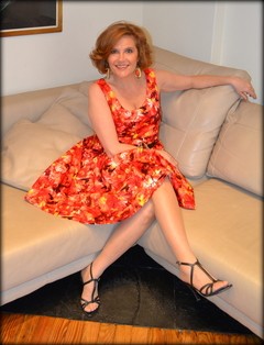 Vestido Vintage diseño Trix flores rojas y amarillas