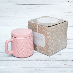 TAZA con TAPA MODELO HOJAS - COLOR ROSA - LINEA INFUSIONES - comprar online