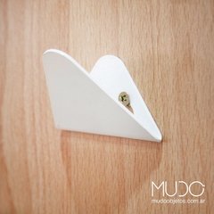 perchitas triangulares metalicas mudo objetos diseño decoracion perchas perchero