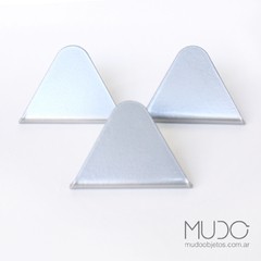 perchitas triangulares metalicas mudo objetos diseño decoracion perchas perchero