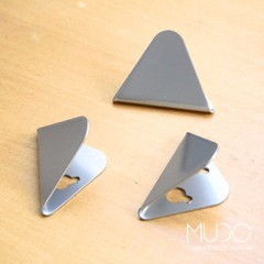 perchitas triangulares metalicas mudo objetos diseño decoracion perchas perchero