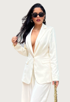 BLAZER SATINADO MARFIL ENTALLADO FRANCY LEON - comprar online
