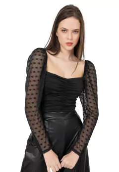 Crop Top Negro Manga en Transparencia