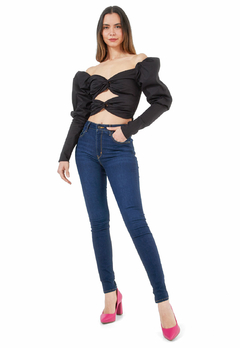 CROP TOP ENTORCHADO DELANTERO MANGA PUFF NEGRO - comprar online