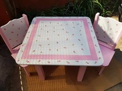 Juego de mesa con 2 sillas