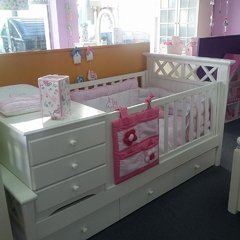 Juego de Dormitorio Laqueado linea Recta: Cuna Funcional maciza + Ropero techo Recto + Chiffonnier 7 cajones