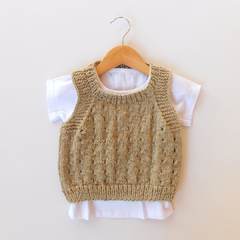 Chaleco Euria - beige verdoso (radal) - EntramadoSur. Moda infantil sostenible