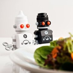 Salero y pimentero Bots