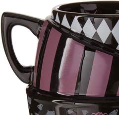 Taza de té apilada de Alice en internet