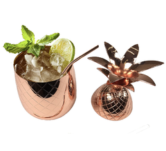 Vaso de piña de cobre con pajita de cobre en internet