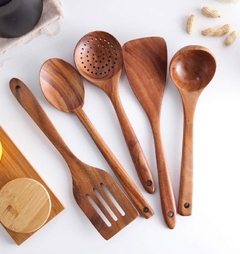 Juego de utensilios de cocina de madera en internet