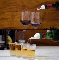 Doble vertedor para vino diseño de conejo en internet