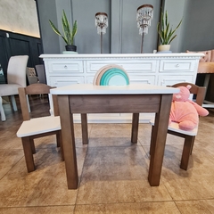 Mesa niños 60cmx60cm + 2 sillas
