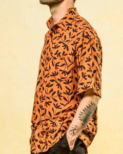 Camisas Plot , eje en internet