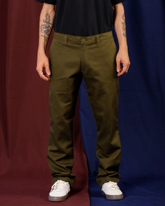 Pantalón “chino” Eje en internet