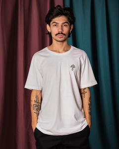 Remera eje "Vase" - tienda online