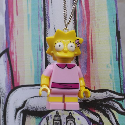 Colar - Lisa / Simpsons Lego