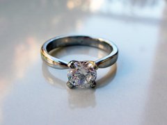 Anillo solitario - Acero.