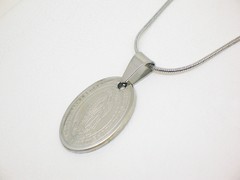 Dije medalla Virgen de Guadalupe + cadena- Acero