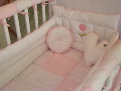 Acolchado y chichonera Combi Rosa con Flor - comprar online
