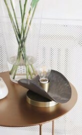 Lámpara de mesa capelina