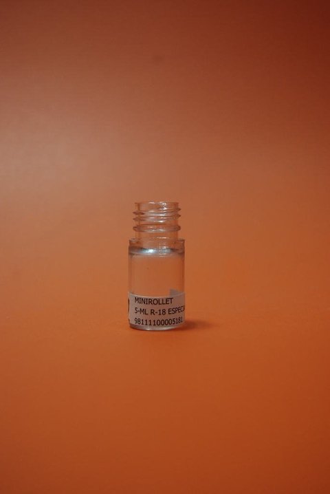 BOTELLA MINI ROLLET 5 ML R-18 ESP