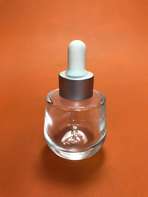 BOTELLA DE VIDRIO 40 ML CÓNICA CON GOTERO PLATA BRILLANTE