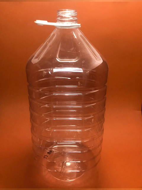 GARRAFA ANILLADA CUADRADA 5 LT CON TAPA INVIOLABLE Y ASA