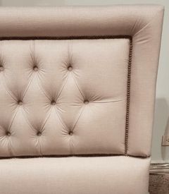 Respaldo de cama CAPITONÉ y TACHAS - comprar online
