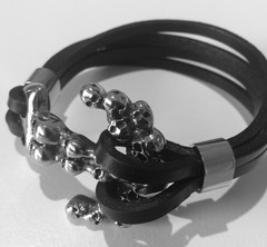 Pulsera Ancla de Calaveras & Cuero - tienda online
