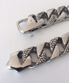 Pulsera CADENA CUADRADA CON TEXTURA en internet