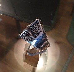 Anillo Cuadrado con CRUZ en internet