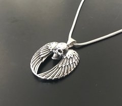 Dije ALAS CON CALAVERA en internet
