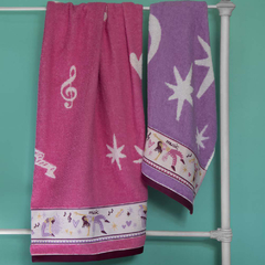 Toalla y Toallon Arco Iris 450 Jacquard Diseño Dance