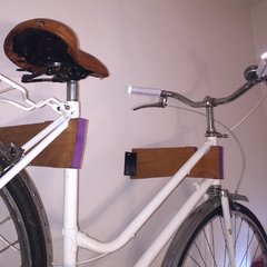 soporte para colgar la bici bicicleta soporte de madera mueble para bici colgar bici caño bajo Hocico Rosa accesorios bici plegable