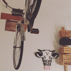 soporte para colgar la bici bicicleta soporte de madera mueble para bici colgar bici caño bajo Hocico Rosa accesorios bici plegable
