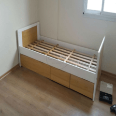 Diván recto modelo EKOIII LINEA MADERA DE GUATAMBU PREMIUM. Fabricación Propia
