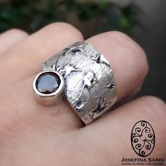 Anillo Texturas con cubic en internet