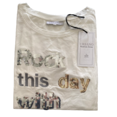 Remera de mujer con lentejuelas.